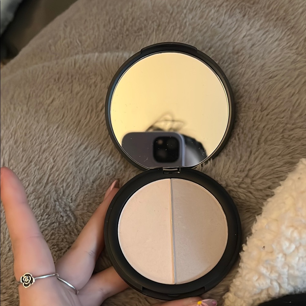 NWT e.l.f. Dual-Tone Compact Powder